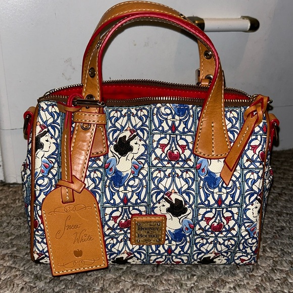 Disney Handbags - ✨FINAL SALE✨Snow White Dooney and Bourke Bag